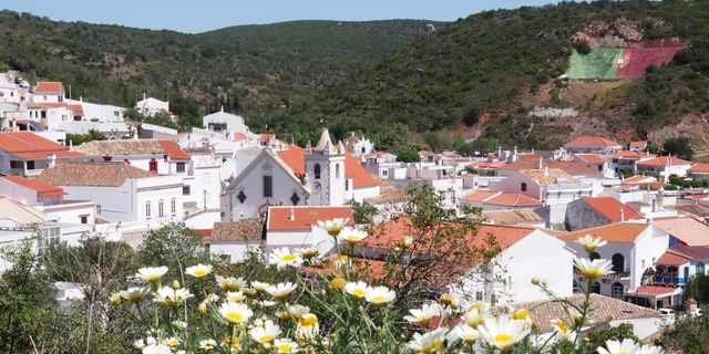 Alte - Natural springs and traditional chimneys in the Algarve's most typical village