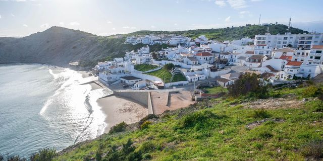 Burgau - Steep fishing village where boats still launch from the sand