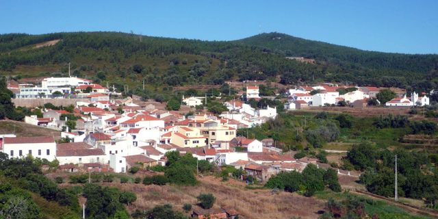 Marmelete - Remote mountain village amid cork forests and wild landscapes